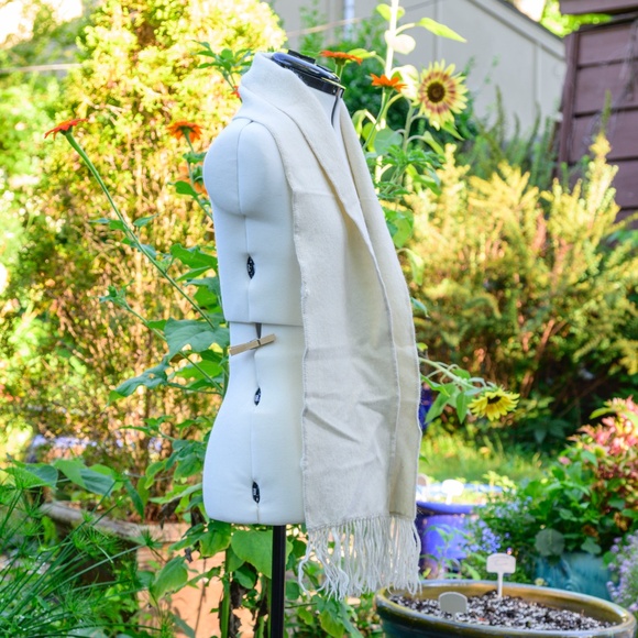 Woven Baby Alpaca White Dress Scarf with Fringe - Picture 3 of 4